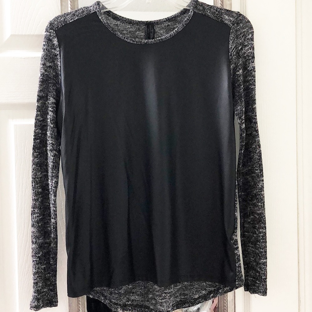 GUESS Long Sleeve Sweater, size X-Small